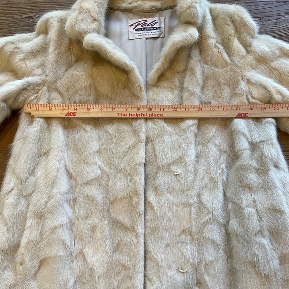 SOLD: Beautiful cool grey/beige textured mink jacket (L) - Picture 6 of 9